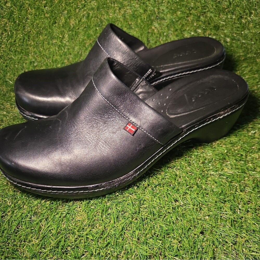 Ecco Women's Clog Size 8 Black Leather Round Toe Mule Wedge Sandals